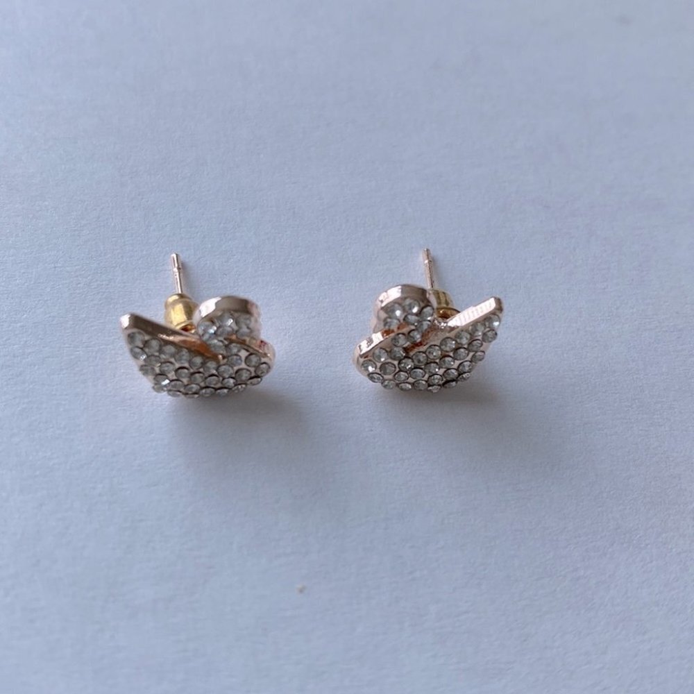 Beautiful Swan Earrings Gold Crystal